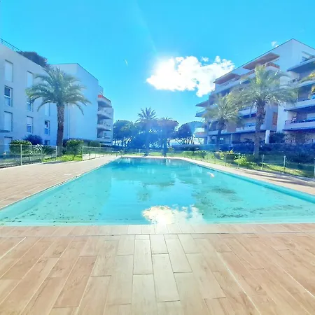 Spacieux T3-toit Terrasse-clim-wifi-piscine