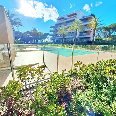 Spacieux T3-toit Terrasse-clim-wifi-piscine Fréjus