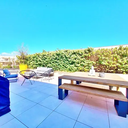 Spacieux T3-toit Terrasse-clim-wifi-piscine * Fréjus